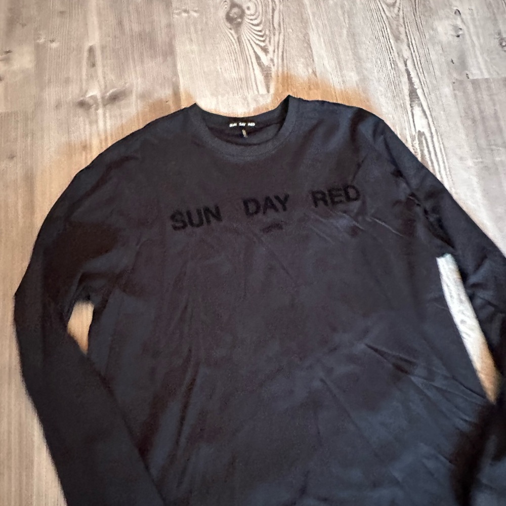 Sun Day Red Long-Sleeve XL